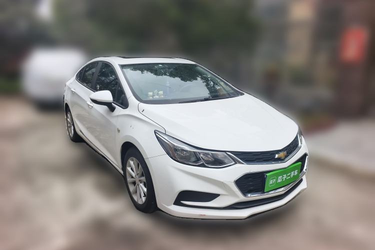 Used Chevrolet Cruze 2018 320 Automatic Pioneer Sunroof Edition Front Right 45 Deg