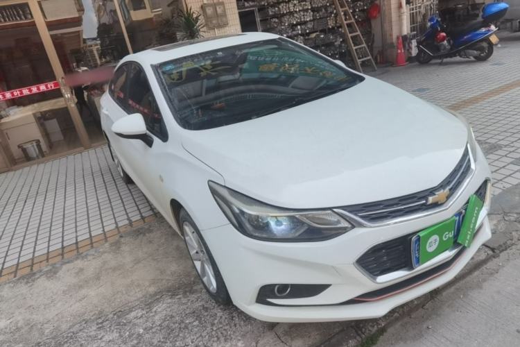 Used Chevrolet Cruze 2018 320 Automatic Pioneer Sunroof Edition Front Right 45 Deg