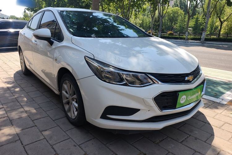 Used Chevrolet Cruze 2018 320 Automatic Pioneer Sunroof Edition Front Right 45 Deg