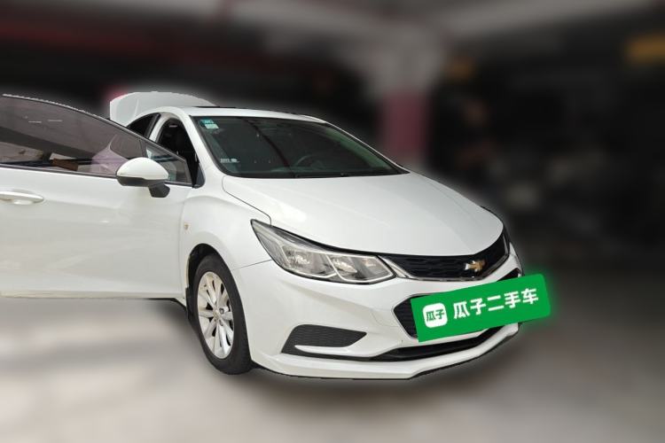 Used Chevrolet Cruze 2018 320 Automatic Pioneer Sunroof Edition Front Right 45 Deg