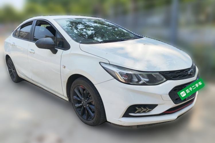 Used Chevrolet Cruze 2018 Redline 320 Automatic Pioneer Edition Front Right 45 Deg