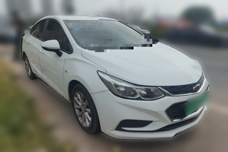 Used Chevrolet Cruze 2018 320 Automatic Pioneer Sunroof Edition Front Right 45 Deg