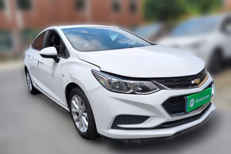Used Chevrolet Cruze 2018 320 Automatic Pioneer Sunroof Edition Front Right 45 Deg