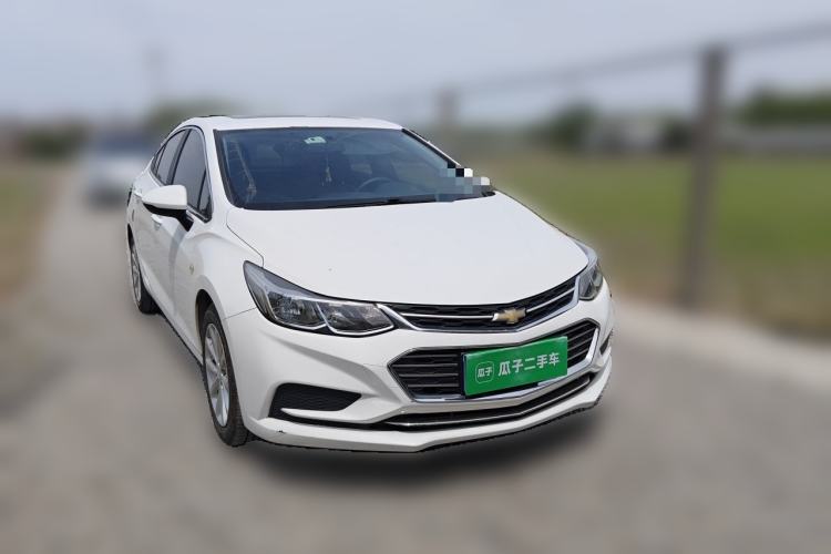 Used Chevrolet Cruze 2018 320 Automatic Pioneer Sunroof Edition Front Right 45 Deg