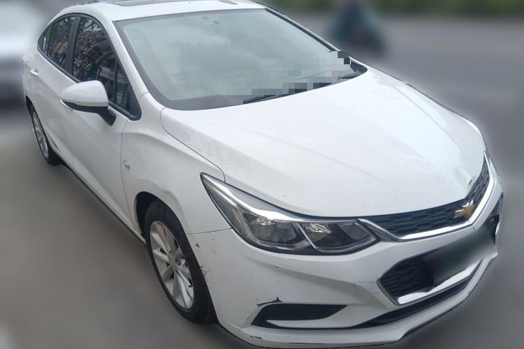 Used Chevrolet Cruze 2018 320 Automatic Pioneer Sunroof Edition Front Right 45 Deg