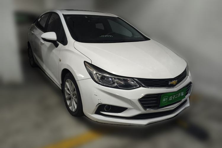 Used Chevrolet Cruze 2018 320 Automatic Pioneer Sunroof Edition Front Right 45 Deg
