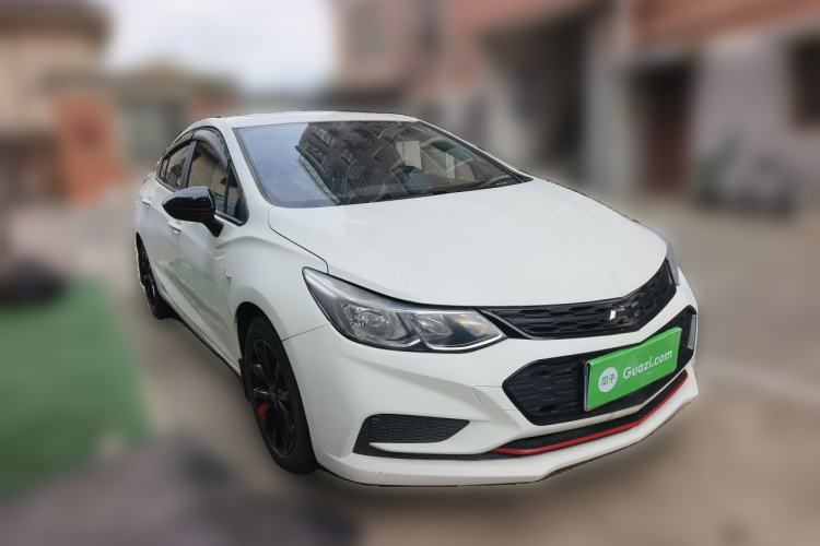 Used Chevrolet Cruze 2018 Redline 320 Automatic Pioneer Edition Front Right 45 Deg