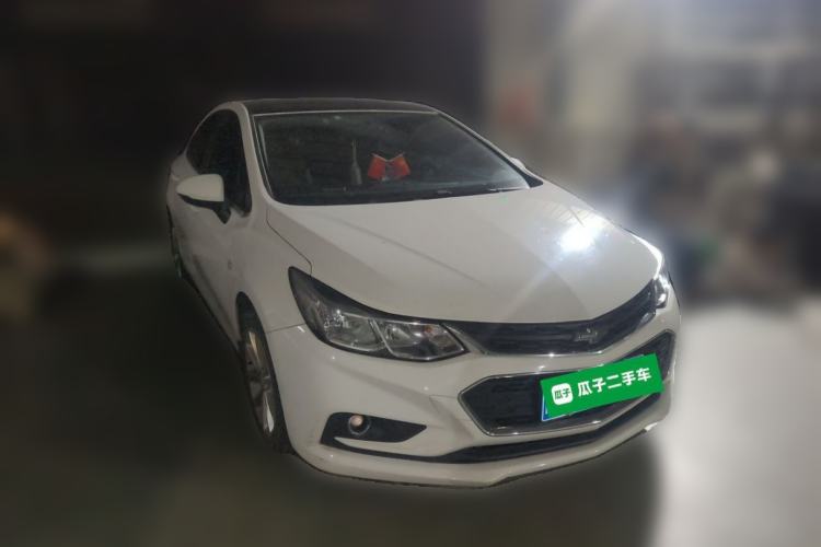 Used Chevrolet Cruze 2018 320 Manual Xuanfeng Edition Front Right 45 Deg