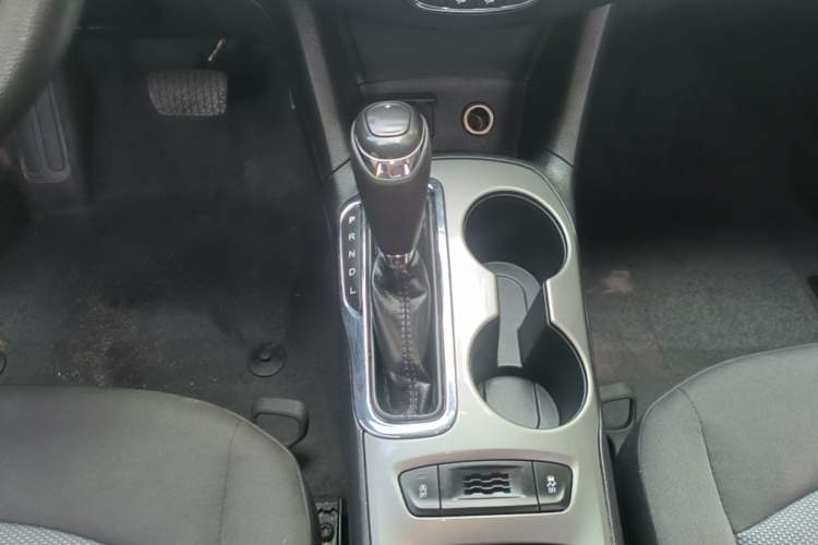 Used Chevrolet Cruze 2018 Redline 320 Automatic Pioneer Edition Gear Lever