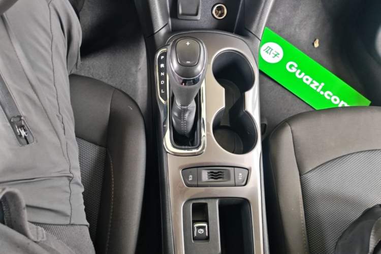 Used Chevrolet Cruze 2018 320 Automatic Pioneer Sunroof Edition Gear Lever