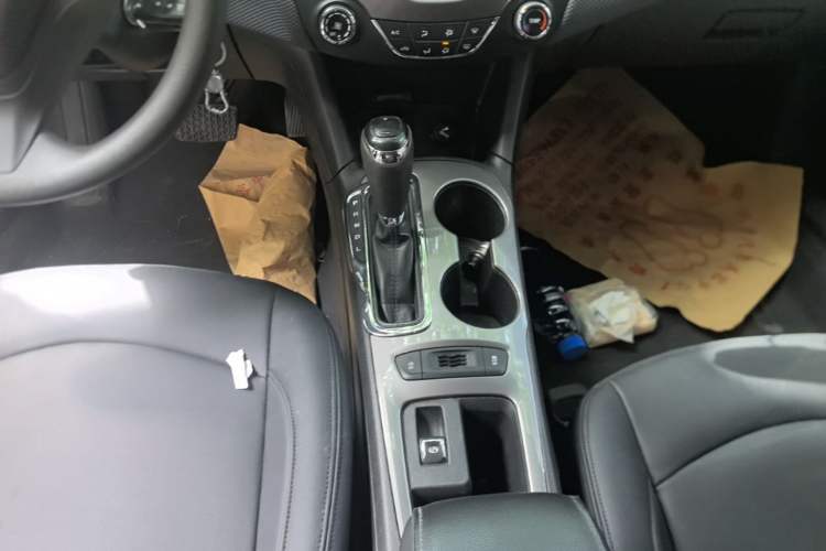 Used Chevrolet Cruze 2018 320 Automatic Pioneer Sunroof Edition Gear Lever