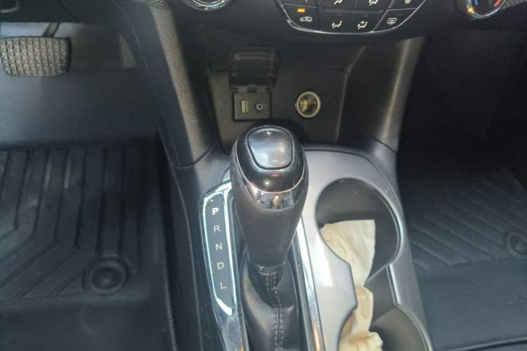 Used Chevrolet Cruze 2018 320 Automatic Pioneer Sunroof Edition Gear Lever