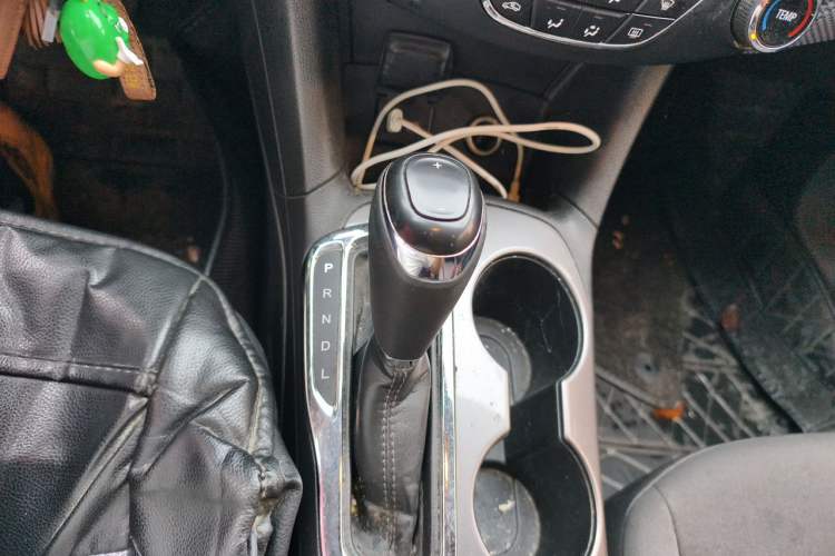 Used Chevrolet Cruze 2018 320 Automatic Pioneer Sunroof Edition Gear Lever