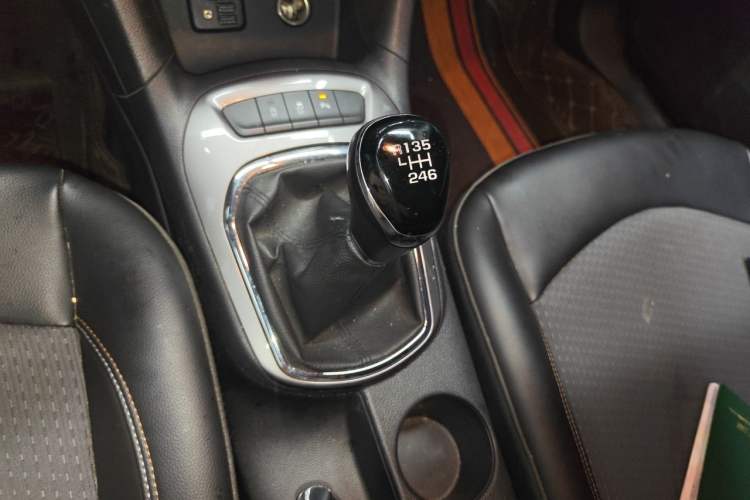 Used Chevrolet Cruze 2018 320 Manual Xuanfeng Edition Gear Lever