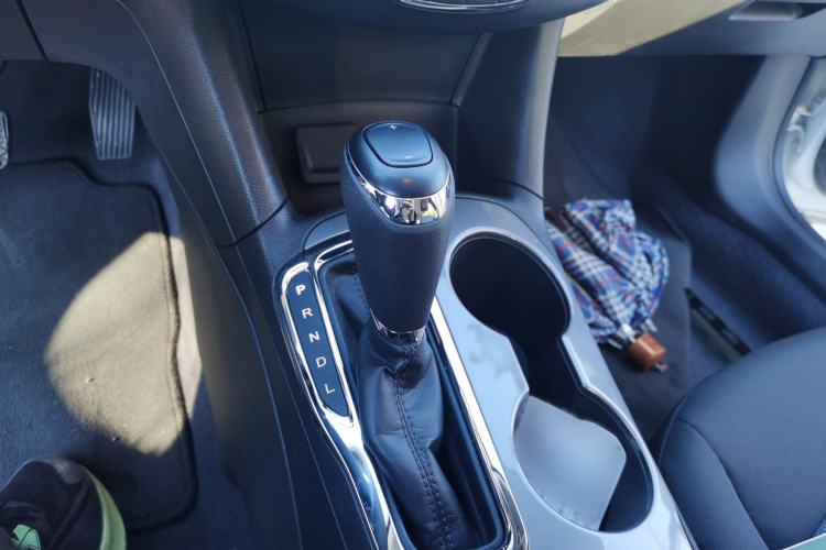 Used Chevrolet Cruze 2018 320 Automatic Pioneer Sunroof Edition Gear Lever