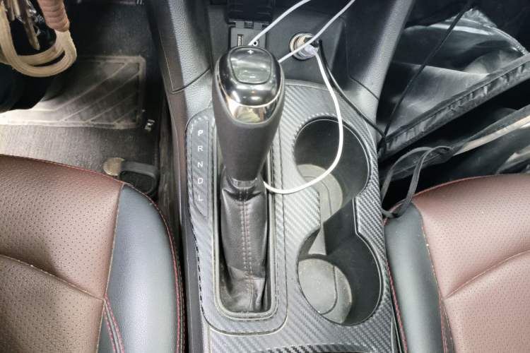 Used Chevrolet Cruze 2018 Hatchback 320 Automatic Pioneer Sunroof Edition Gear Lever