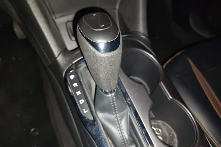 Used Chevrolet Cruze 2018 Redline 320 Automatic Pioneer Edition Gear Lever