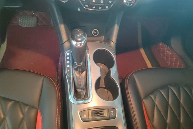 Used Chevrolet Cruze 2018 320 Automatic Pioneer Sunroof Edition Gear Lever