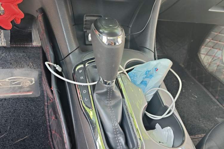 Used Chevrolet Cruze 2018 320 Automatic Pioneer Sunroof Edition Gear Lever