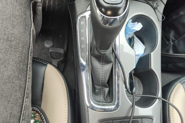Used Chevrolet Cruze 2018 320 Automatic Pioneer Sunroof Edition Gear Lever