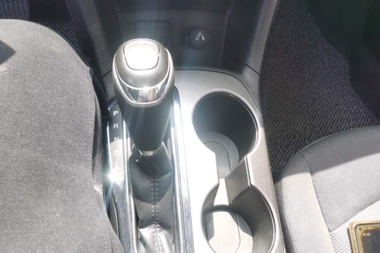 Used Chevrolet Cruze 2018 Redline 320 Automatic Pioneer Edition Gear Lever