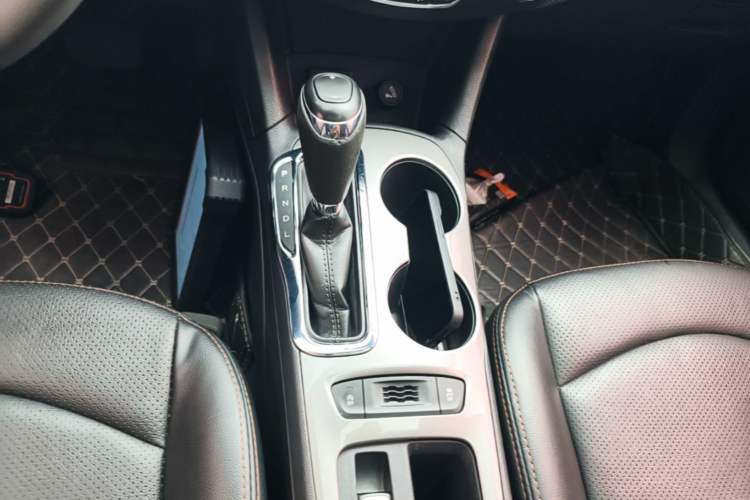 Used Chevrolet Cruze 2018 320 Automatic Pioneer Sunroof Edition Gear Lever