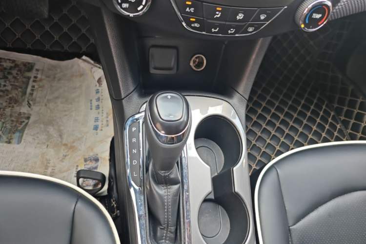 Used Chevrolet Cruze 2018 Redline 320 Automatic Pioneer Edition Gear Lever