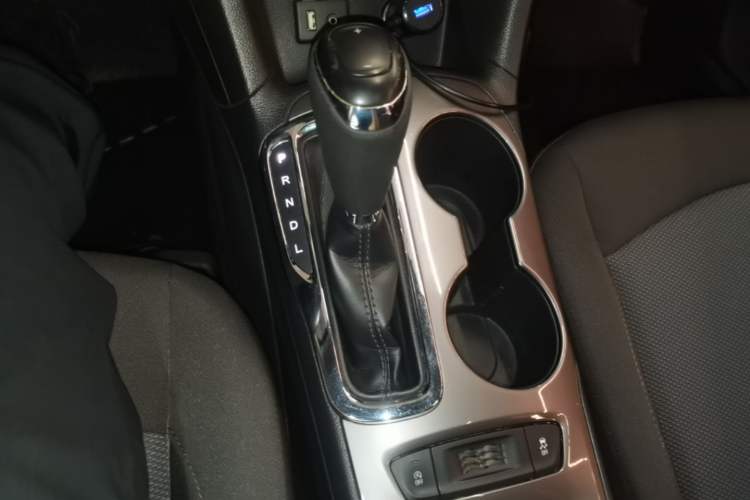 Used Chevrolet Cruze 2018 320 Automatic Pioneer Sunroof Edition Gear Lever