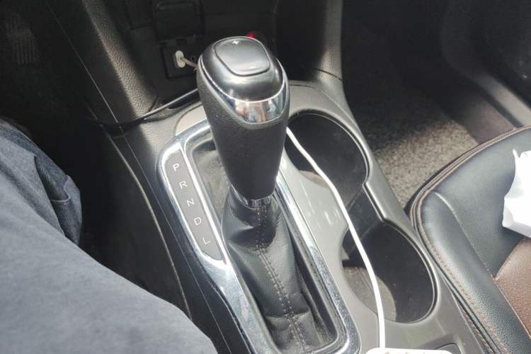 Used Chevrolet Cruze 2018 320 Automatic Pioneer Sunroof Edition Gear Lever