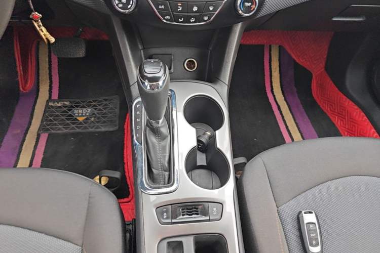Used Chevrolet Cruze 2018 320 Automatic Pioneer Sunroof Edition Gear Lever