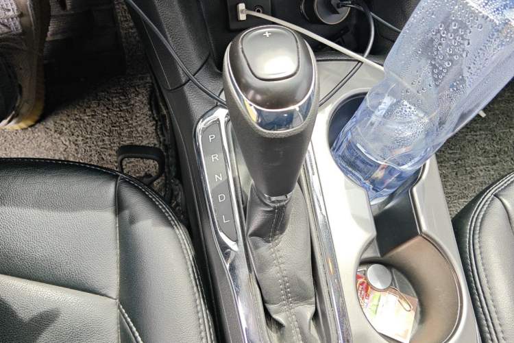 Used Chevrolet Cruze 2018 320 Automatic Pioneer Sunroof Edition Gear Lever