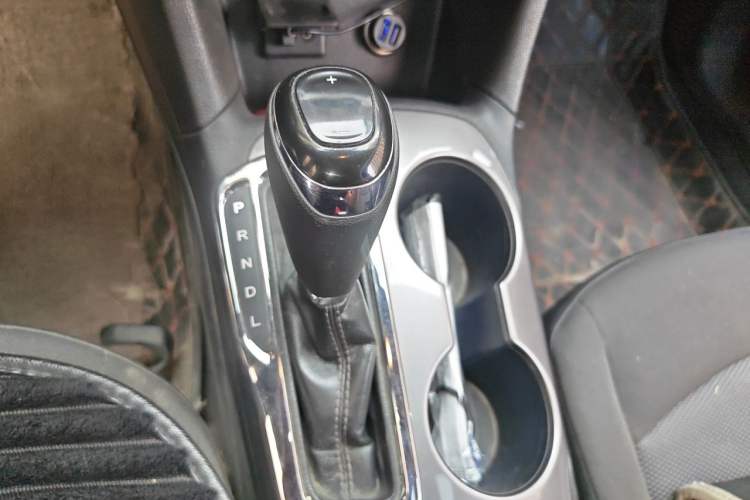 Used Chevrolet Cruze 2018 Revised Version 320 Automatic Pioneer Edition Gear Lever