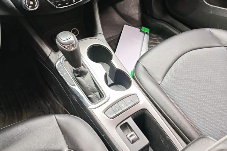 Used Chevrolet Cruze 2018 Hatchback 320 Automatic Xuanfeng Edition Gear Lever