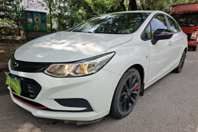 Ojetý Chevrolet Cruze 2018 Redline 320 Automatic Pioneer Edition