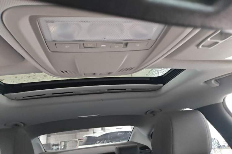 Used Chevrolet Cruze 2018 320 Automatic Pioneer Sunroof Edition Headliner