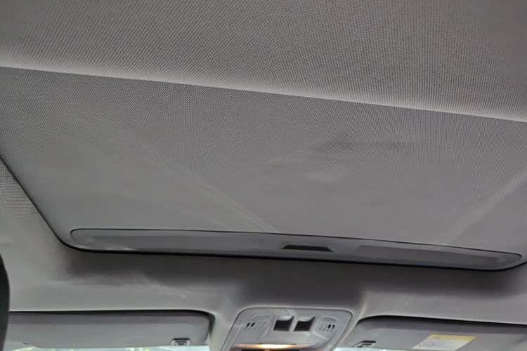 Used Chevrolet Cruze 2018 320 Automatic Pioneer Sunroof Edition Headliner