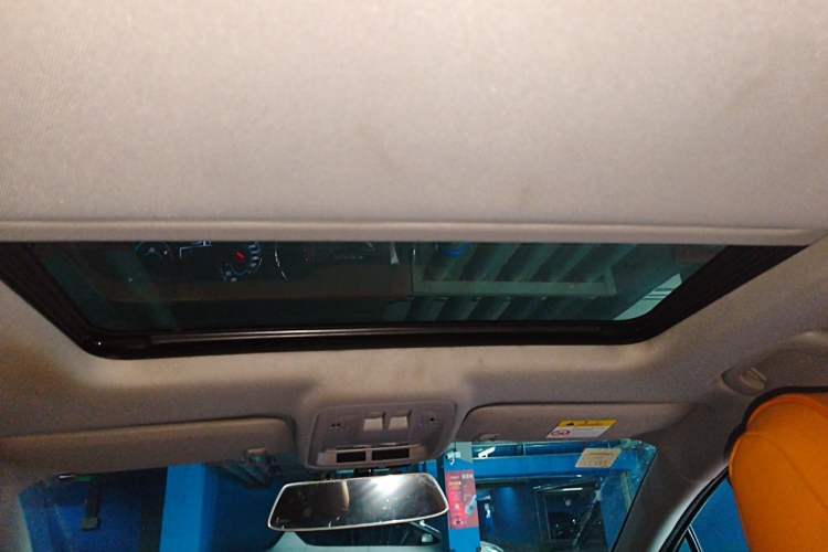 Used Chevrolet Cruze 2018 320 Automatic Pioneer Sunroof Edition Headliner