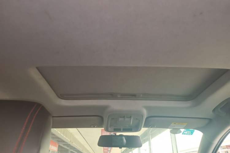 Used Chevrolet Cruze 2018 Hatchback 320 Automatic Pioneer Sunroof Edition Headliner