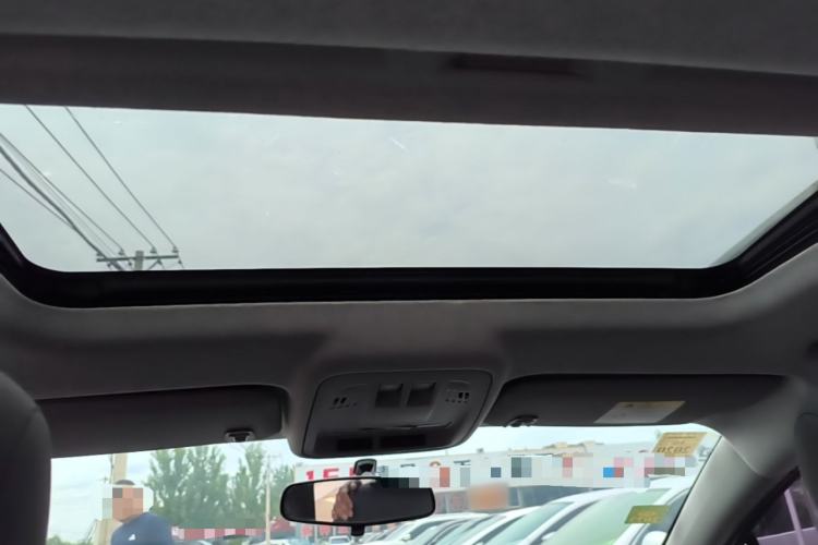 Used Chevrolet Cruze 2018 Hatchback 320 Automatic Pioneer Sunroof Edition Headliner