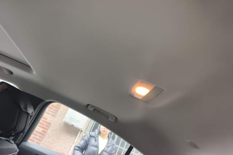 Used Chevrolet Cruze 2018 320 Automatic Pioneer Sunroof Edition Headliner