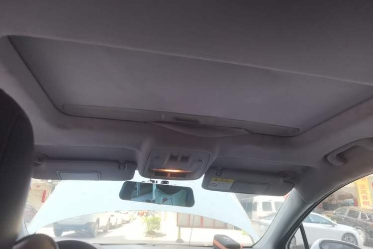 Used Chevrolet Cruze 2018 320 Automatic Pioneer Sunroof Edition Headliner