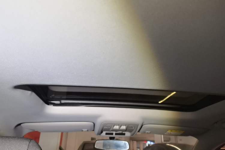 Used Chevrolet Cruze 2018 320 Automatic Pioneer Sunroof Edition Headliner