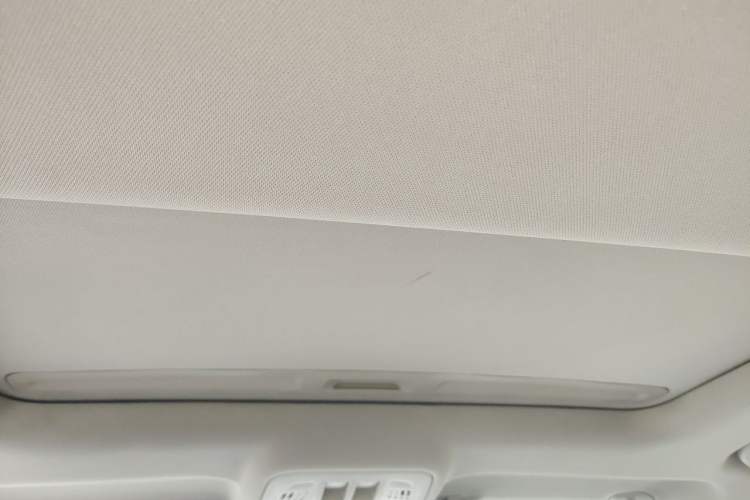 Used Chevrolet Cruze 2018 320 Automatic Pioneer Sunroof Edition Headliner