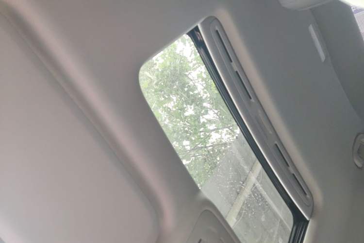 Used Chevrolet Cruze 2018 320 Automatic Pioneer Sunroof Edition Headliner