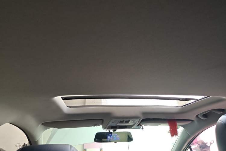 Used Chevrolet Cruze 2018 320 Automatic Pioneer Sunroof Edition Headliner