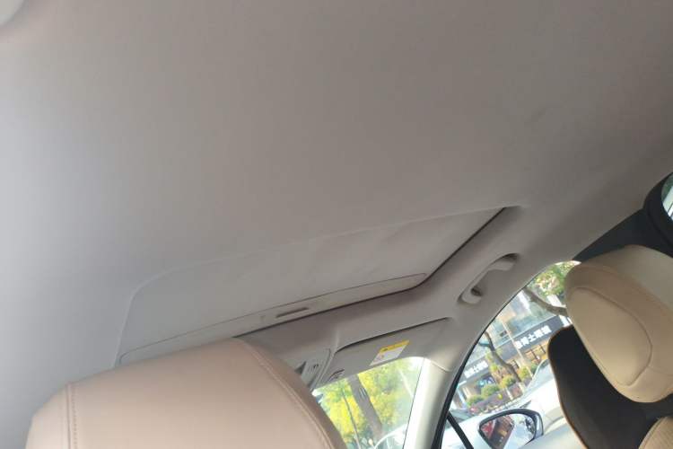 Used Chevrolet Cruze 2018 320 Automatic Pioneer Sunroof Edition Headliner