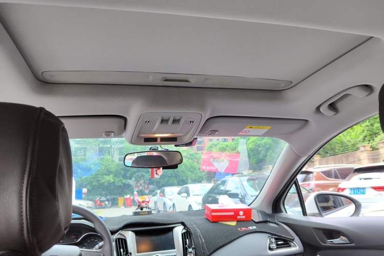 Used Chevrolet Cruze 2018 320 Automatic Pioneer Sunroof Edition Headliner