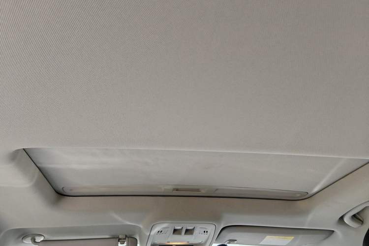 Used Chevrolet Cruze 2018 320 Automatic Pioneer Sunroof Edition Headliner