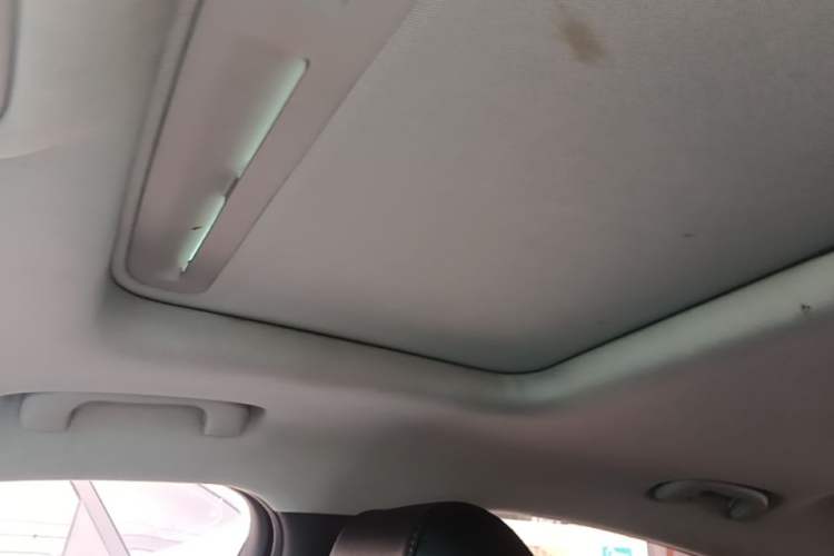 Used Chevrolet Cruze 2018 320 Automatic Pioneer Sunroof Edition Headliner