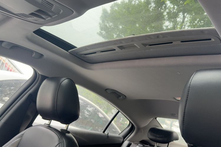 Used Chevrolet Cruze 2018 320 Automatic Pioneer Sunroof Edition Headliner